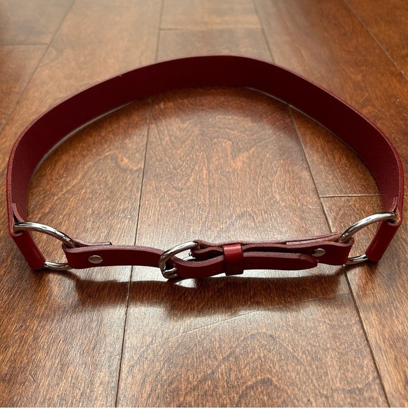 Banana Republic Red Leather Belt with Silver Buckle and Rings, Size Small - Picture 4 of 16